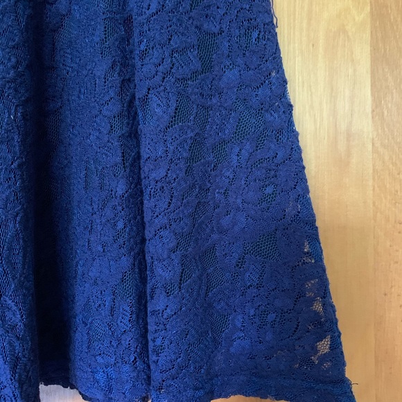 Macy’s Lush Blue Lace Dress - Picture 7 of 9